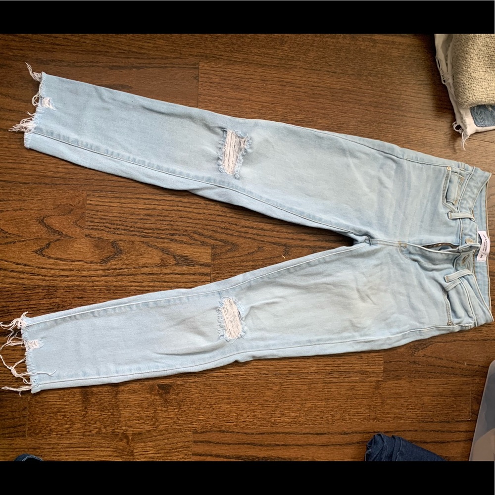 Light washed ripped jeans